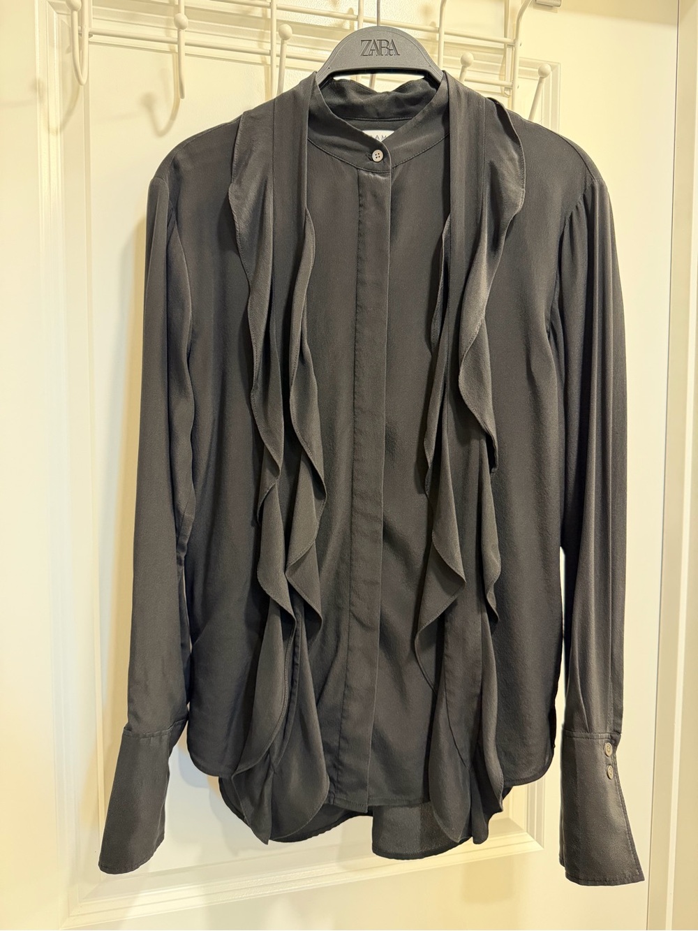 FRAME 100% Silk Tie Neck Blouse Black Size S Long Sleeve Luxury Top